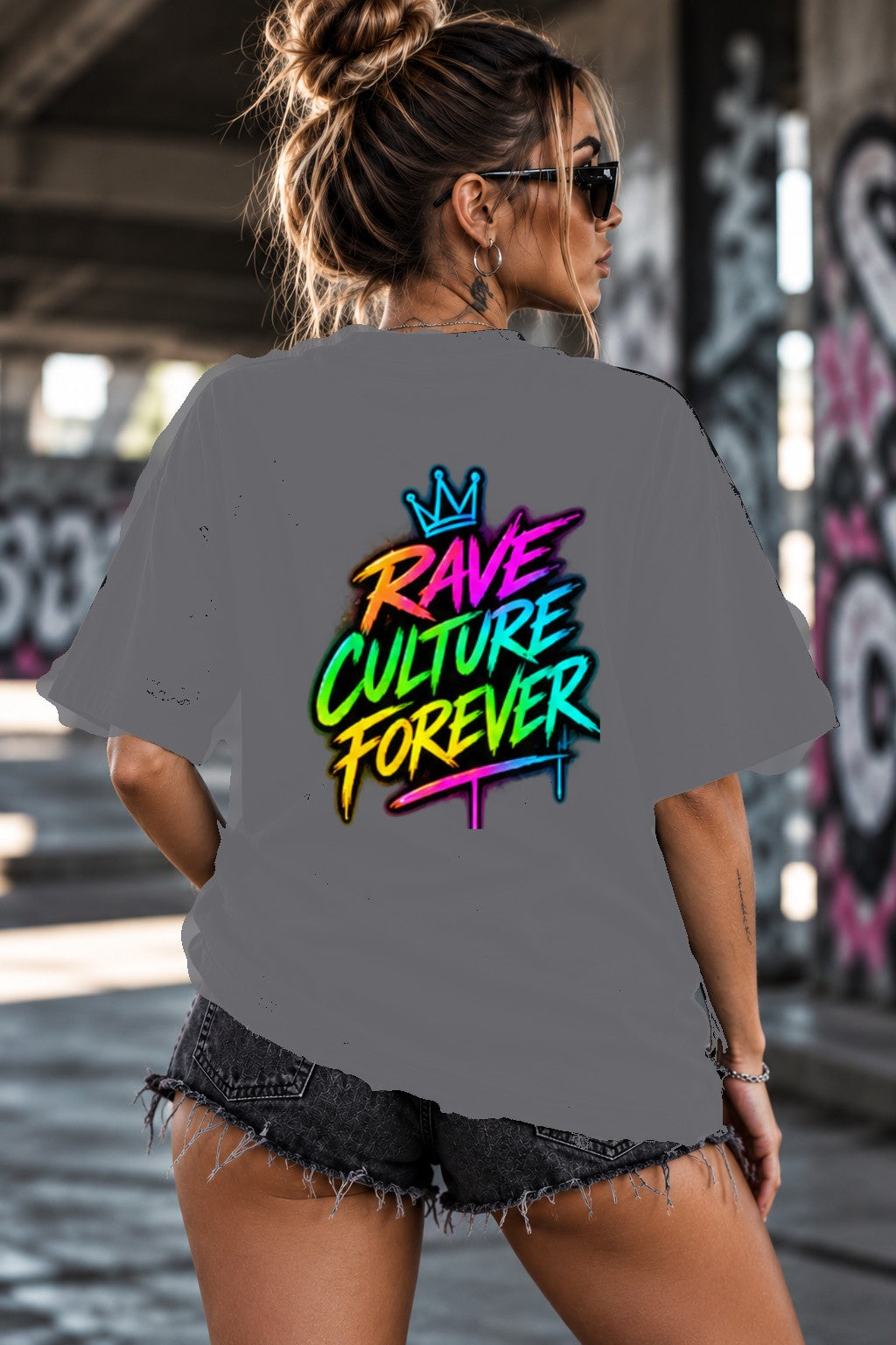 Neon Vibe Damen Oversized T-Shirt – Rave Culture Forever – DTF Backprint in Grau, Größe 5XL