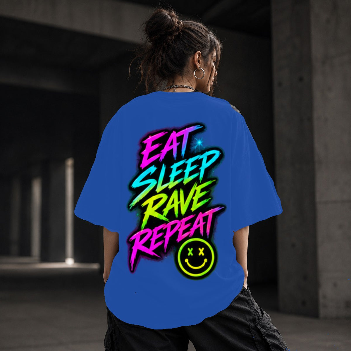 Neon Vibe Damen Oversized T-Shirt – Eat Sleep Rave Repeat – DTF Backprint in Blau, Größe 5XL