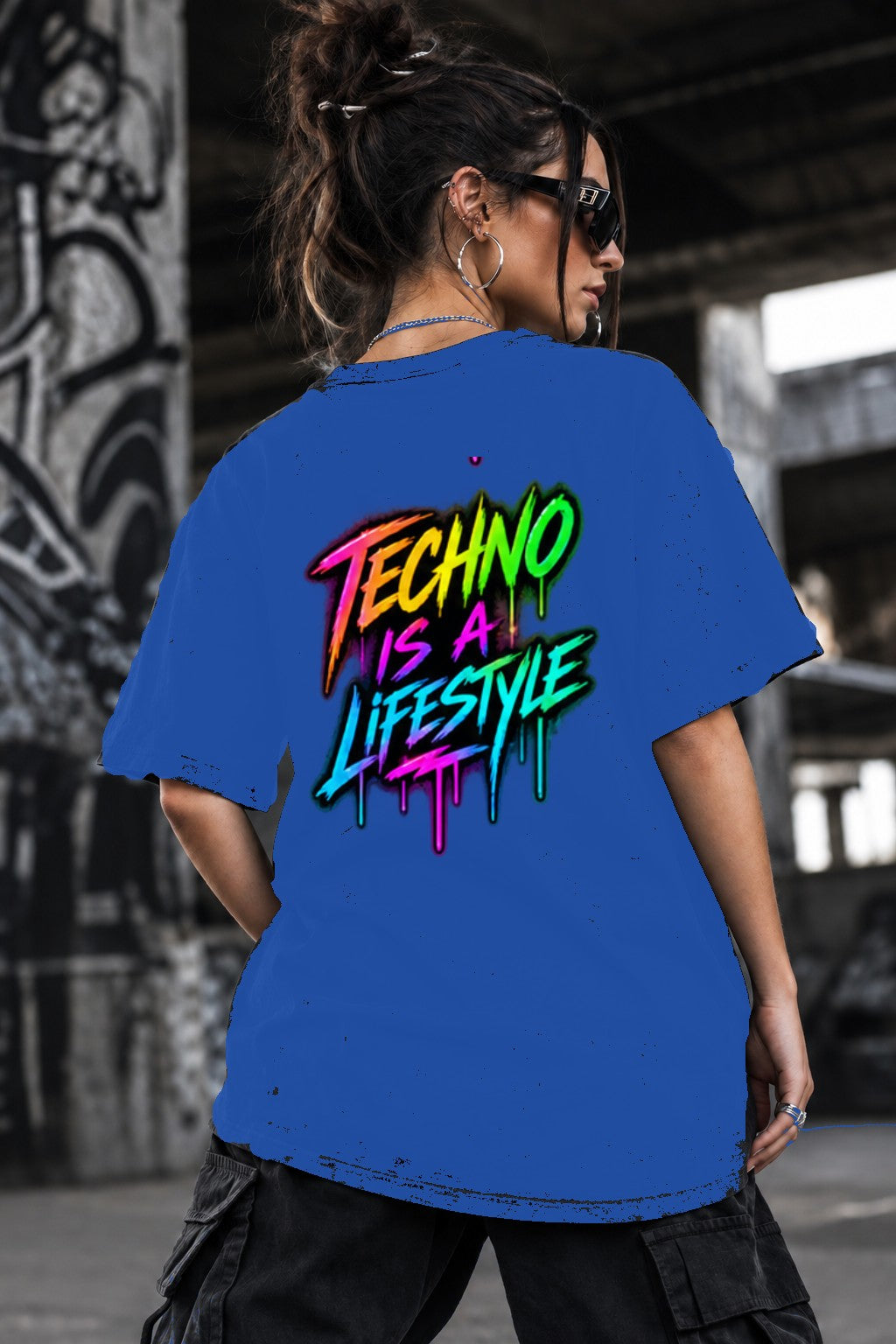 Neon Vibe Damen Oversized T-Shirt – Techno Is A Lifestyle – DTF Backprint in Blau, Größe 5XL