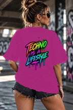 Neon Vibe Damen Oversized T-Shirt – Techno Is A Lifestyle – DTF Backprint in Pink, Größe 5XL