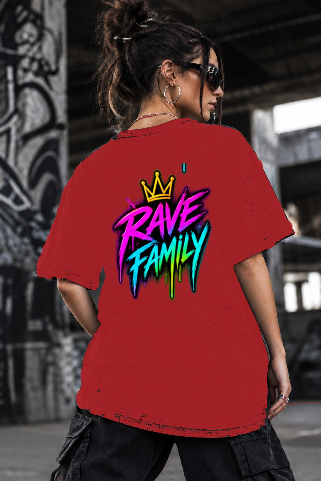 Neon Vibe Damen Oversized T-Shirt – Rave Family – DTF Backprint in Rot, Größe 5XL
