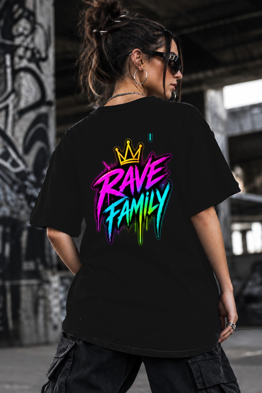 Neon Vibe Damen Oversized T-Shirt – Rave Family – DTF Backprint in Schwarz, Größe 5XL