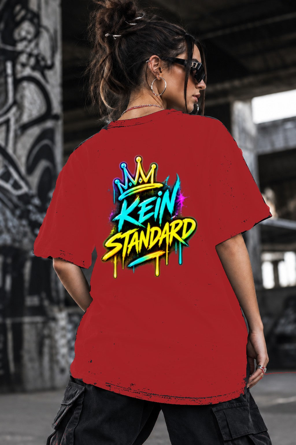 Neon Vibe Damen Oversized T-Shirt – Kein Standard – DTF Backprint in Rot, Größe 5XL