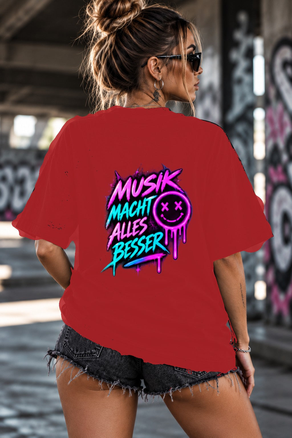 Neon Vibe Damen Oversized T-Shirt – Musik Macht Alles Besser – DTF Backprint in Rot, Größe 5XL