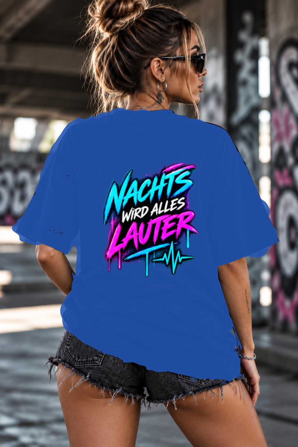 Neon Vibe Damen Oversized T-Shirt – Nachts Wird Alles Lauter – DTF Backprint in Blau, Größe 5XL