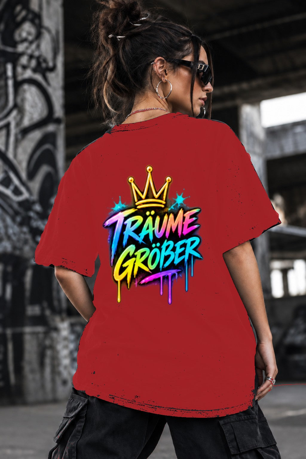 Neon Vibe Damen Oversized T-Shirt – Träume Größer – DTF Backprint in Rot, Größe 5XL