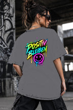 Neon Vibe Damen Oversized T-Shirt – Positiv Bleiben – DTF Backprint in Grau, Größe 5XL