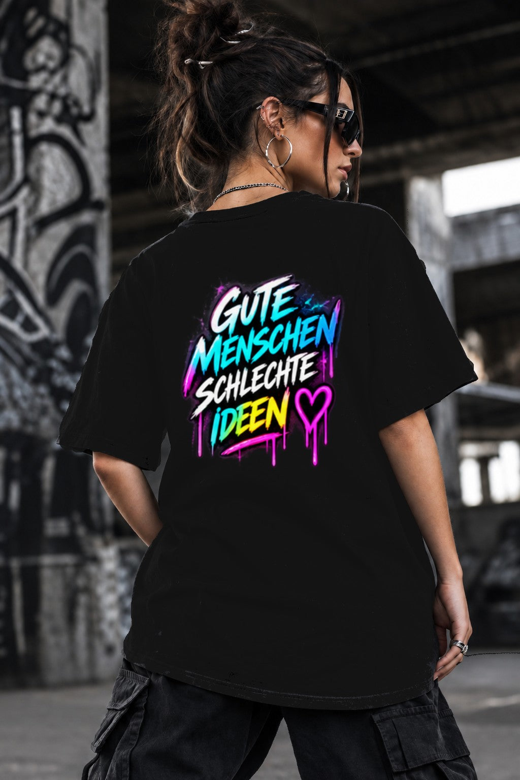 Neon Vibe Damen Oversized T-Shirt – Gute Menschen Schlechte Ideen – DTF Backprint in Schwarz, Größe 5XL