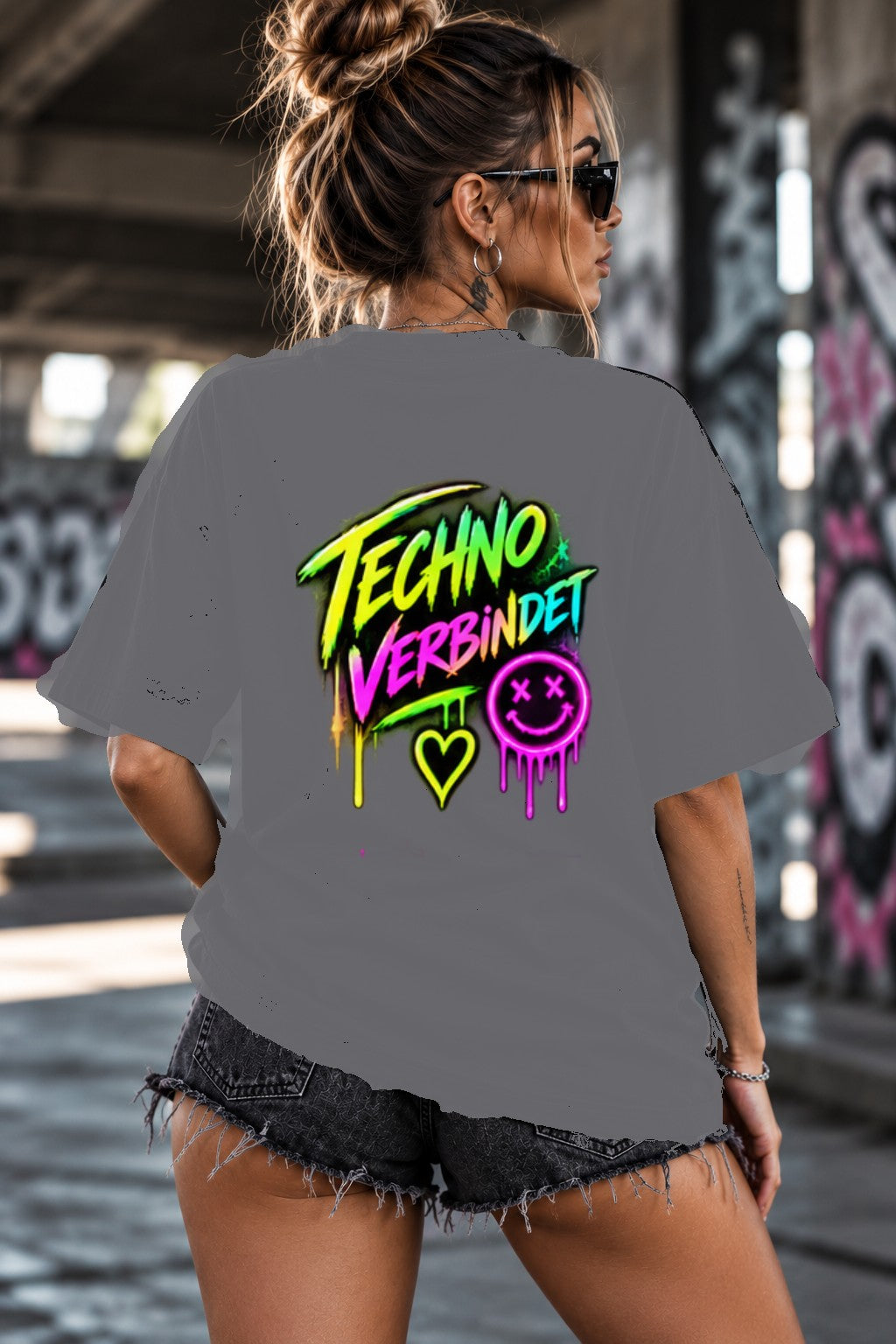 Neon Vibe Damen Oversized T-Shirt – Techno Verbindet – DTF Backprint in Grau, Größe 5XL