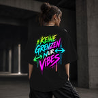 Neon Vibe Damen Oversized T-Shirt – Keine Grenzen Nur Vibes – DTF Backprint in Schwarz, Größe 5XL