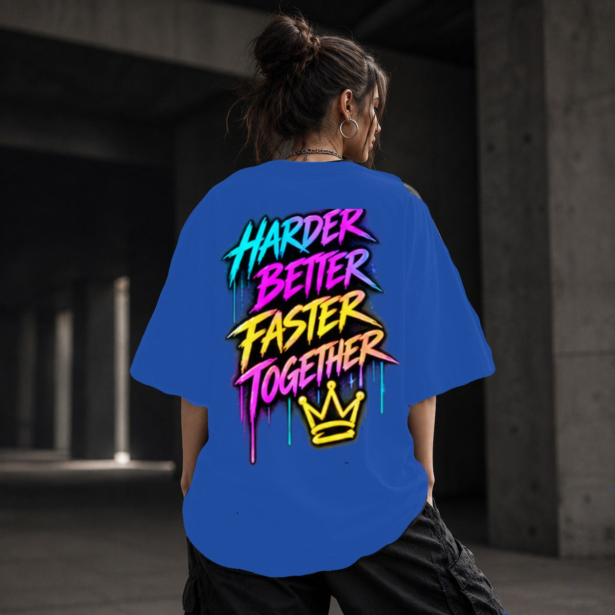 Neon Vibe Damen Oversized T-Shirt – Härter Besser Schneller – DTF Backprint in Blau, Größe 5XL