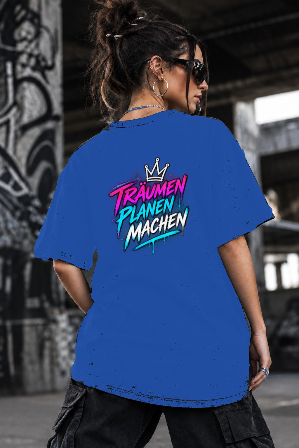 Neon Vibe Damen Oversized T-Shirt – Träumen planen machen – DTF Backprint in Blau, Größe 5XL