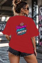 Neon Vibe Damen Oversized T-Shirt – Träumen planen machen – DTF Backprint in Rot, Größe 5XL