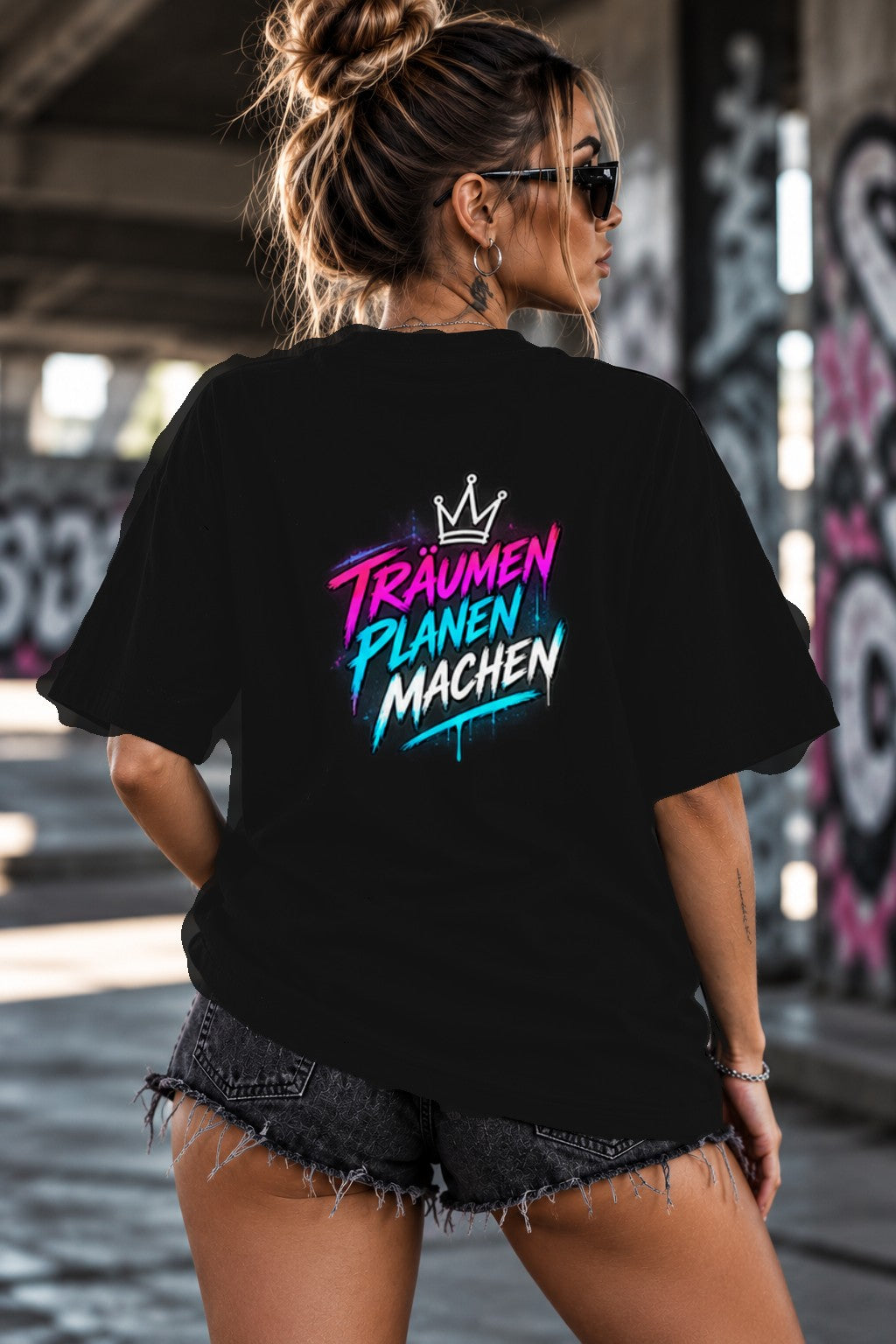 Neon Vibe Damen Oversized T-Shirt – Träumen planen machen – DTF Backprint in Schwarz, Größe 5XL