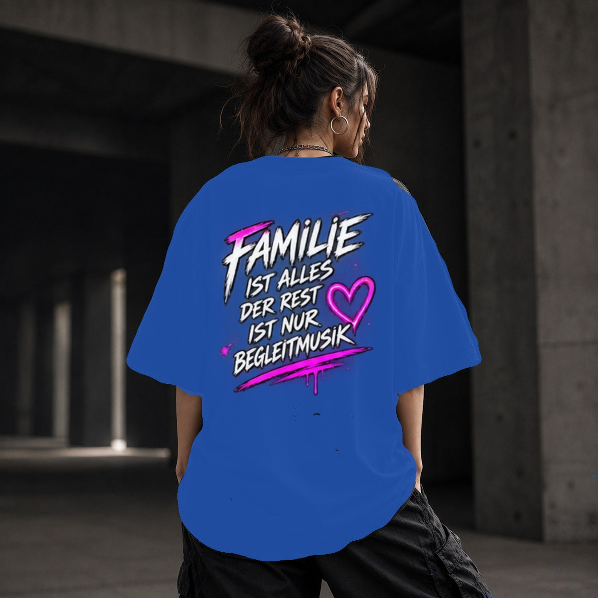 Neon Vibe Damen Oversized T-Shirt – Familie ist mein Anker – DTF Backprint in Blau, Größe 5XL