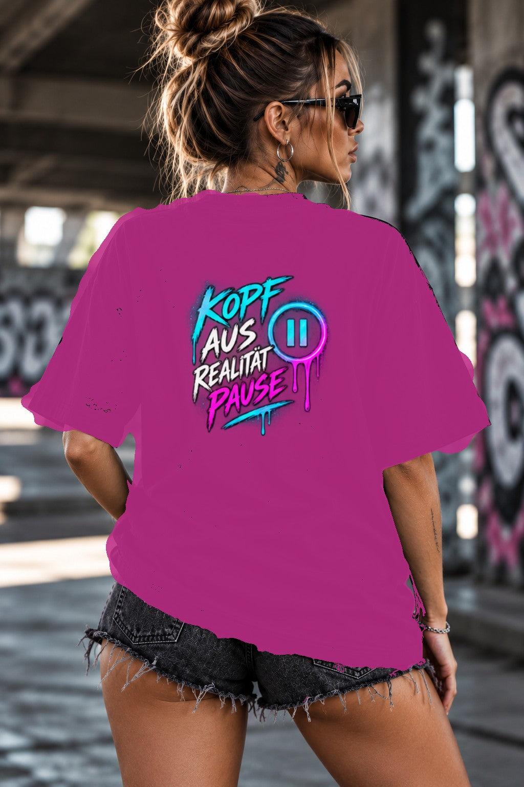 Neon Vibe Damen Oversized T-Shirt – Kopf aus Realität Pause – DTF Backprint in Pink, Größe 5XL