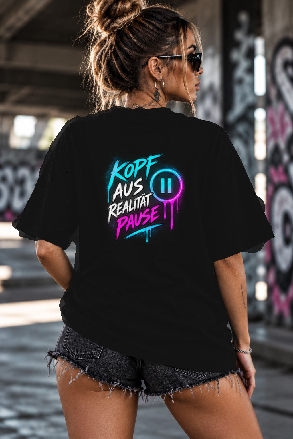 Neon Vibe Damen Oversized T-Shirt – Kopf aus Realität Pause – DTF Backprint in Schwarz, Größe 5XL