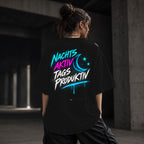 Neon Vibe Damen Oversized T-Shirt – Nachts aktiv tags produktiv – DTF Backprint in Schwarz, Größe 5XL