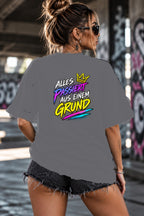 Neon Vibe Damen Oversized T-Shirt – Alles passiert aus einem Grund – DTF Backprint in Grau, Größe 5XL