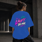 Neon Vibe Damen Oversized T-Shirt – Läuft bei mir – DTF Backprint in Blau, Größe 5XL