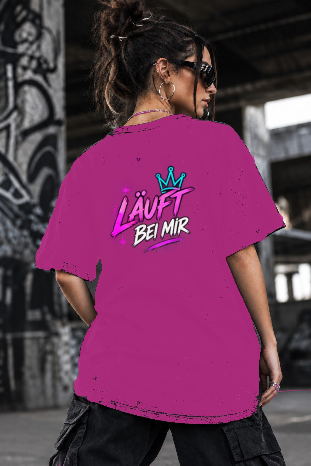 Neon Vibe Damen Oversized T-Shirt – Läuft bei mir – DTF Backprint in Pink, Größe 5XL