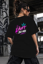 Neon Vibe Damen Oversized T-Shirt – Läuft bei mir – DTF Backprint in Schwarz, Größe 5XL