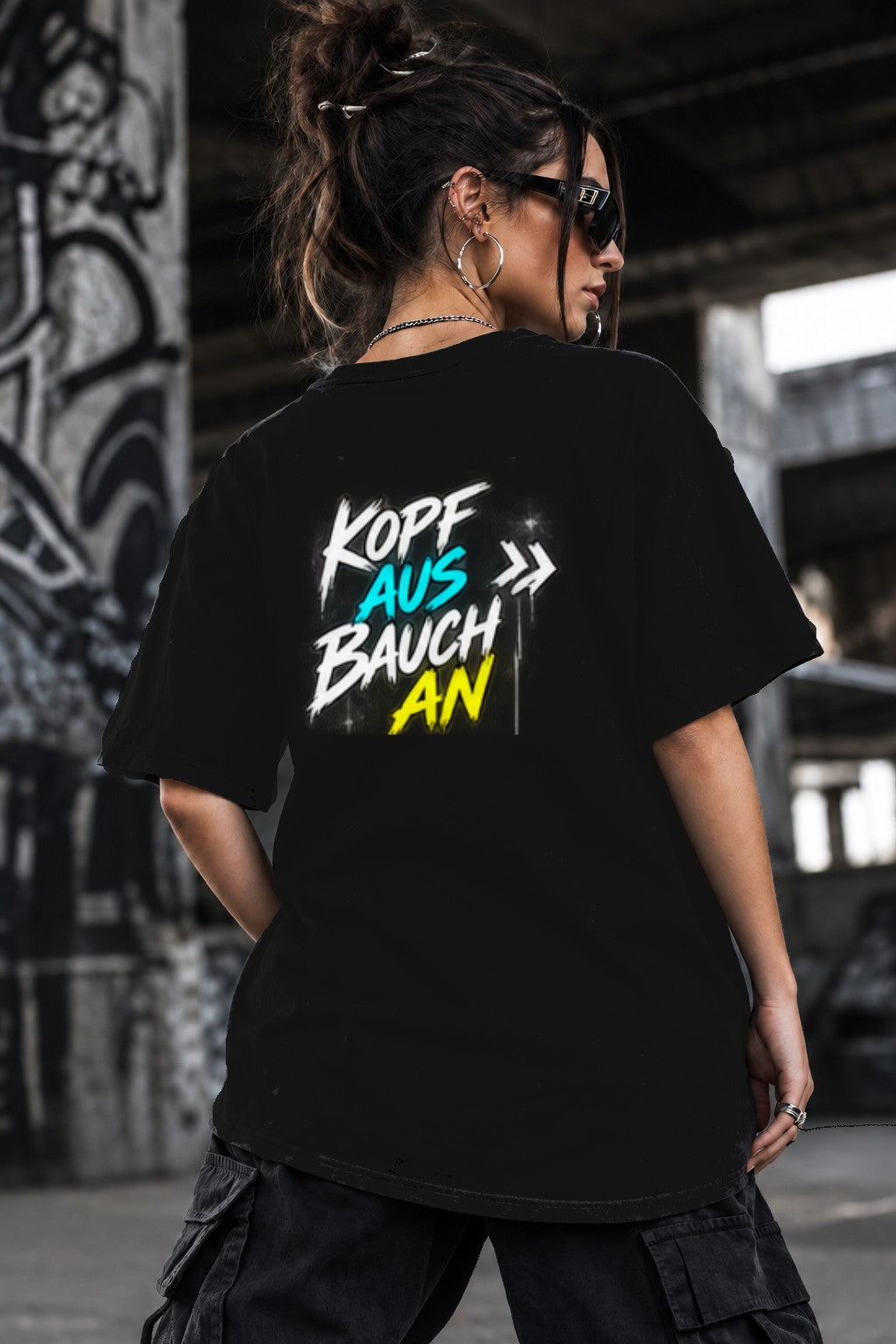 Neon Vibe Damen Oversized T-Shirt – Kopf aus Bauch an – DTF Backprint in Schwarz, Größe 5XL