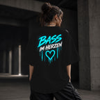 Neon Vibe Damen Oversized T-Shirt – Bass im Herzen – DTF Backprint in Schwarz, Größe 5XL