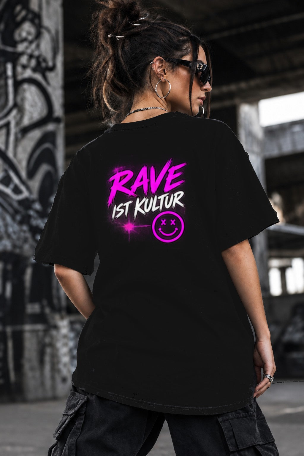 Neon Vibe Damen Oversized T-Shirt – Rave ist Kultur – DTF Backprint in Schwarz, Größe 5XL