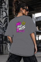 Neon Vibe Damen Oversized T-Shirt – No Bad Days – DTF Backprint in Grau, Größe 5XL