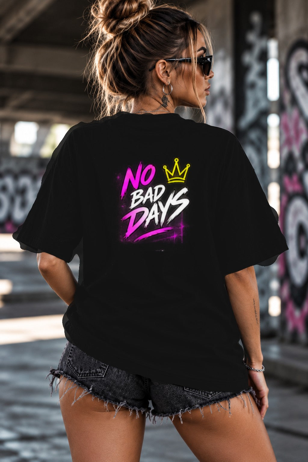Neon Vibe Damen Oversized T-Shirt – No Bad Days – DTF Backprint in Schwarz, Größe 5XL