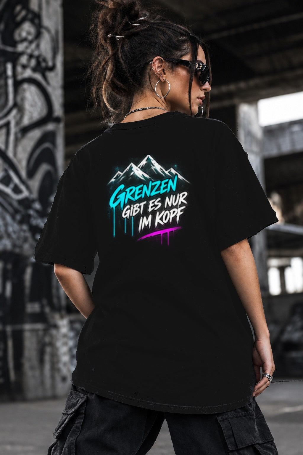 Neon Vibe Damen Oversized T-Shirt – Grenzen gibt es nur im Kopf – DTF Backprint in Schwarz, Größe 5XL