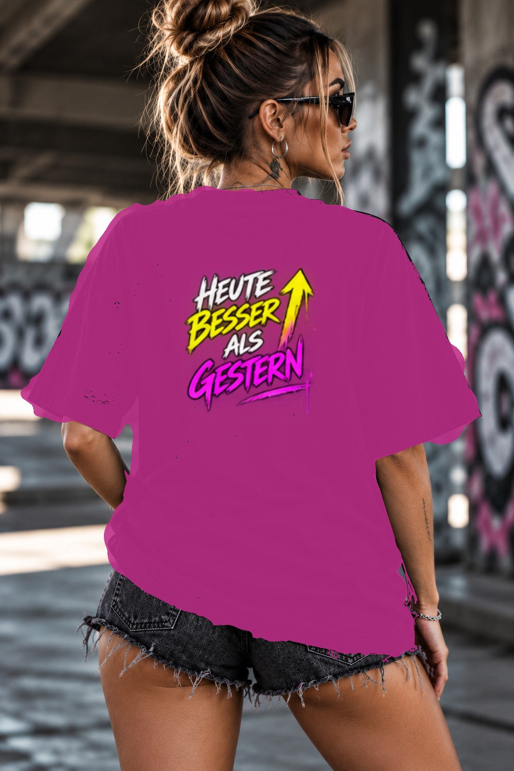Neon Vibe Damen Oversized T-Shirt – Heute besser als gestern – DTF Backprint in Pink, Größe 5XL