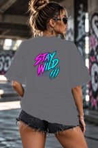 Neon Vibe Damen Oversized T-Shirt – Stay Wild – DTF Backprint in Grau, Größe 5XL