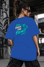 Neon Vibe Damen Oversized T-Shirt – Zwei Räder eine Freiheit – DTF Backprint in Blau, Größe 5XL