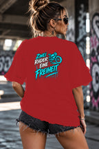 Neon Vibe Damen Oversized T-Shirt – Zwei Räder eine Freiheit – DTF Backprint in Rot, Größe 5XL