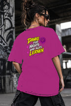 Neon Vibe Damen Oversized T-Shirt – Danke für nichts war alles lernen – DTF Backprint in Pink, Größe 5XL