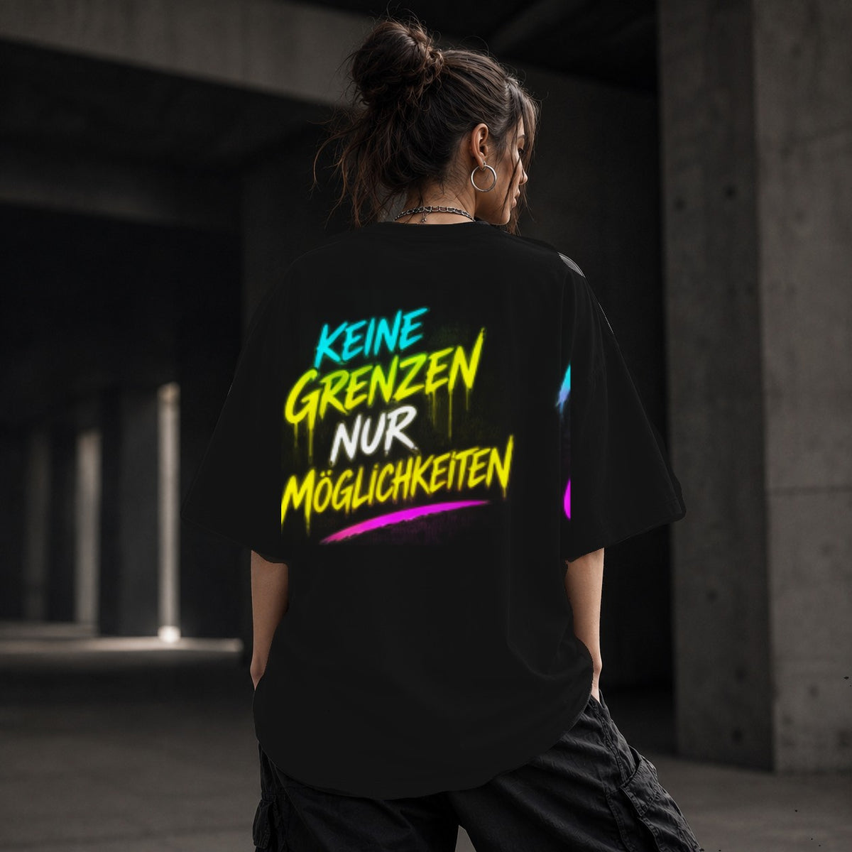 Neon Vibe Damen Oversized T-Shirt – Keine Grenzen nur Möglichkeiten – DTF Backprint in Schwarz, Größe 5XL