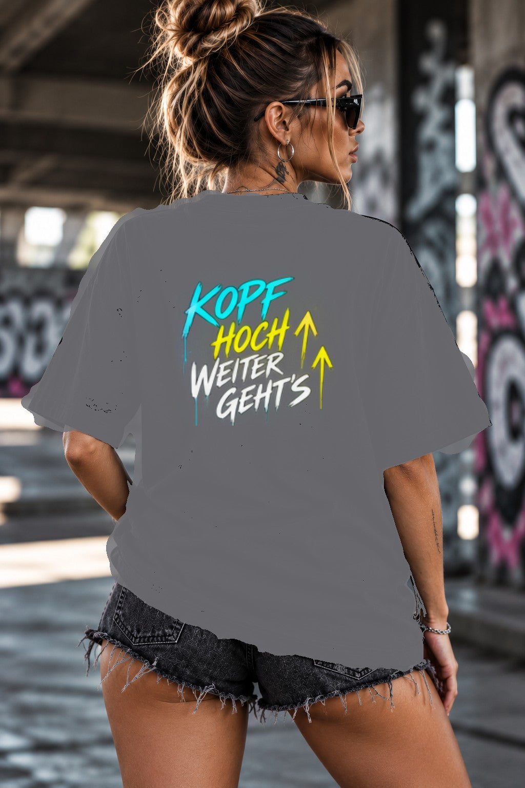 Neon Vibe Damen Oversized T-Shirt – Kopf hoch weiter gehts – DTF Backprint in Grau, Größe 5XL
