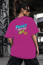Neon Vibe Damen Oversized T-Shirt – Freiheit steht dir gut – DTF Backprint in Pink, Größe 5XL