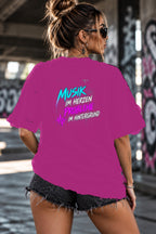 Neon Vibe Damen Oversized T-Shirt – Musik im Herzen Probleme im Hintergrund – DTF Backprint in Pink, Größe 5XL