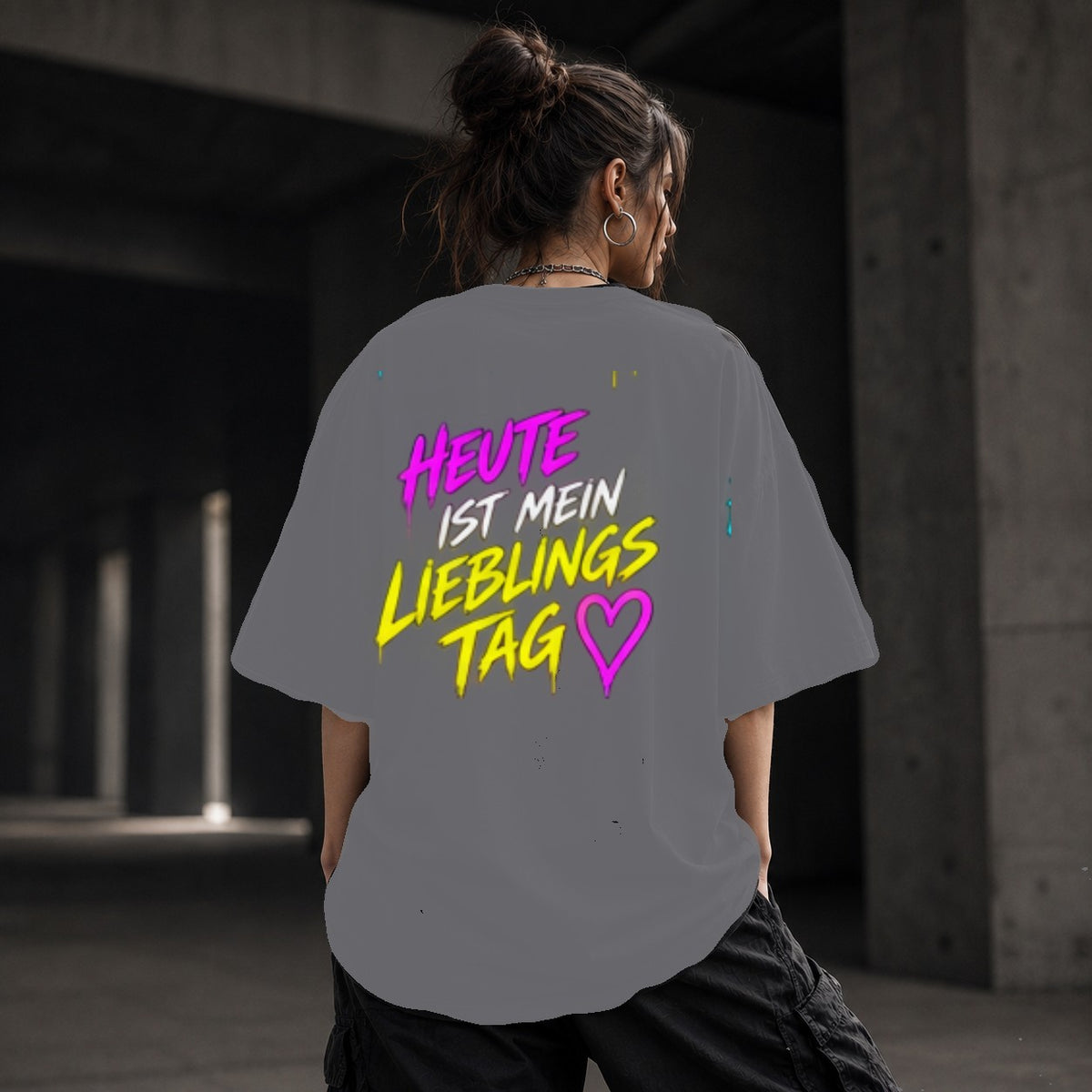 Neon Vibe Damen Oversized T-Shirt – Heute ist mein Lieblingstag – DTF Backprint in Grau, Größe 5XL