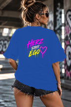Neon Vibe Damen Oversized T-Shirt – Herz statt Ego – DTF Backprint in Blau, Größe 5XL