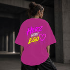 Neon Vibe Damen Oversized T-Shirt – Herz statt Ego – DTF Backprint in Pink, Größe 5XL