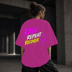Neon Vibe Damen Oversized T-Shirt – Rave Repeat Recover – DTF Backprint in Pink, Größe 5XL