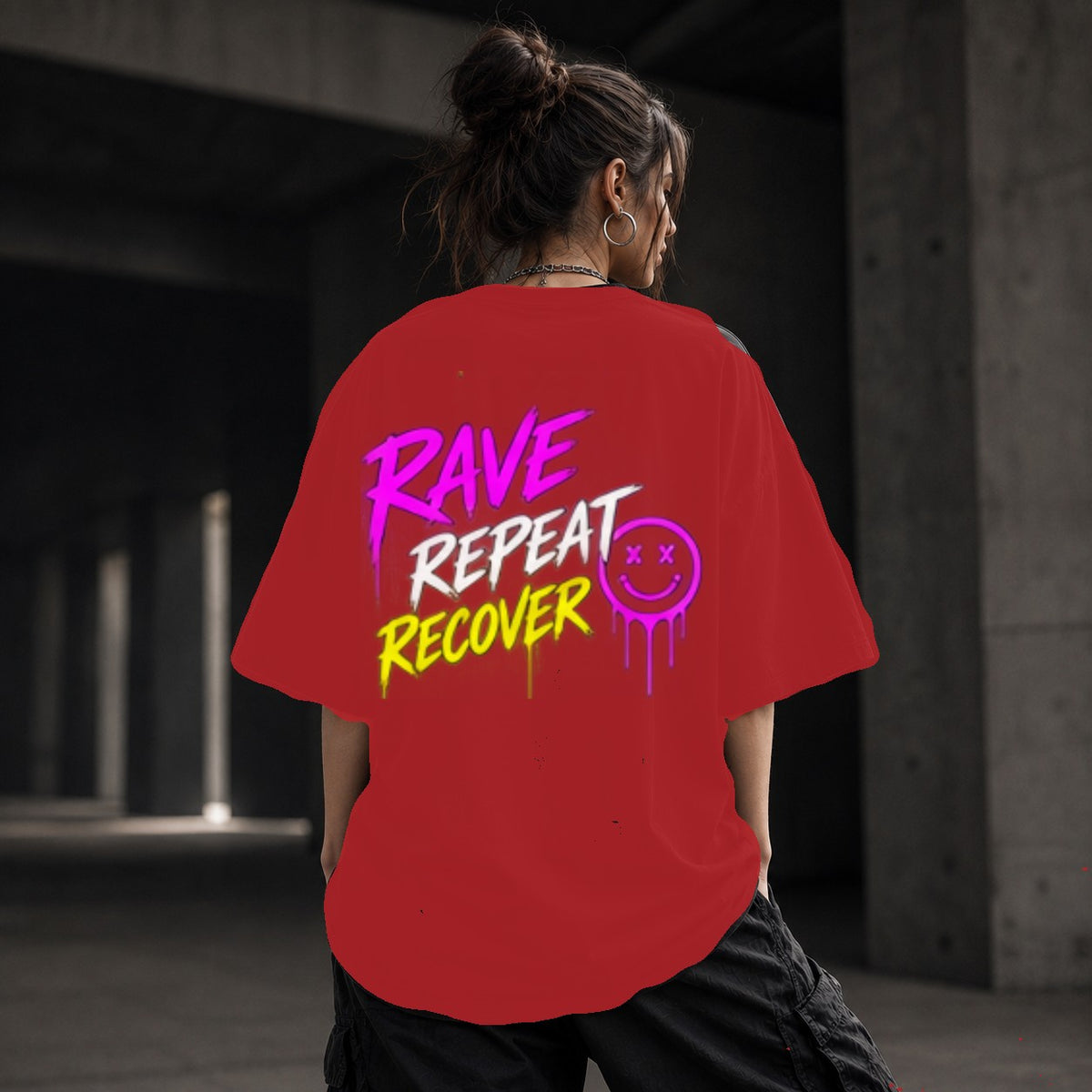 Neon Vibe Damen Oversized T-Shirt – Rave Repeat Recover – DTF Backprint in Rot, Größe 5XL