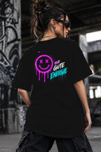 Neon Vibe Damen Oversized T-Shirt – Nur gute Energie – DTF Backprint in Schwarz, Größe 5XL