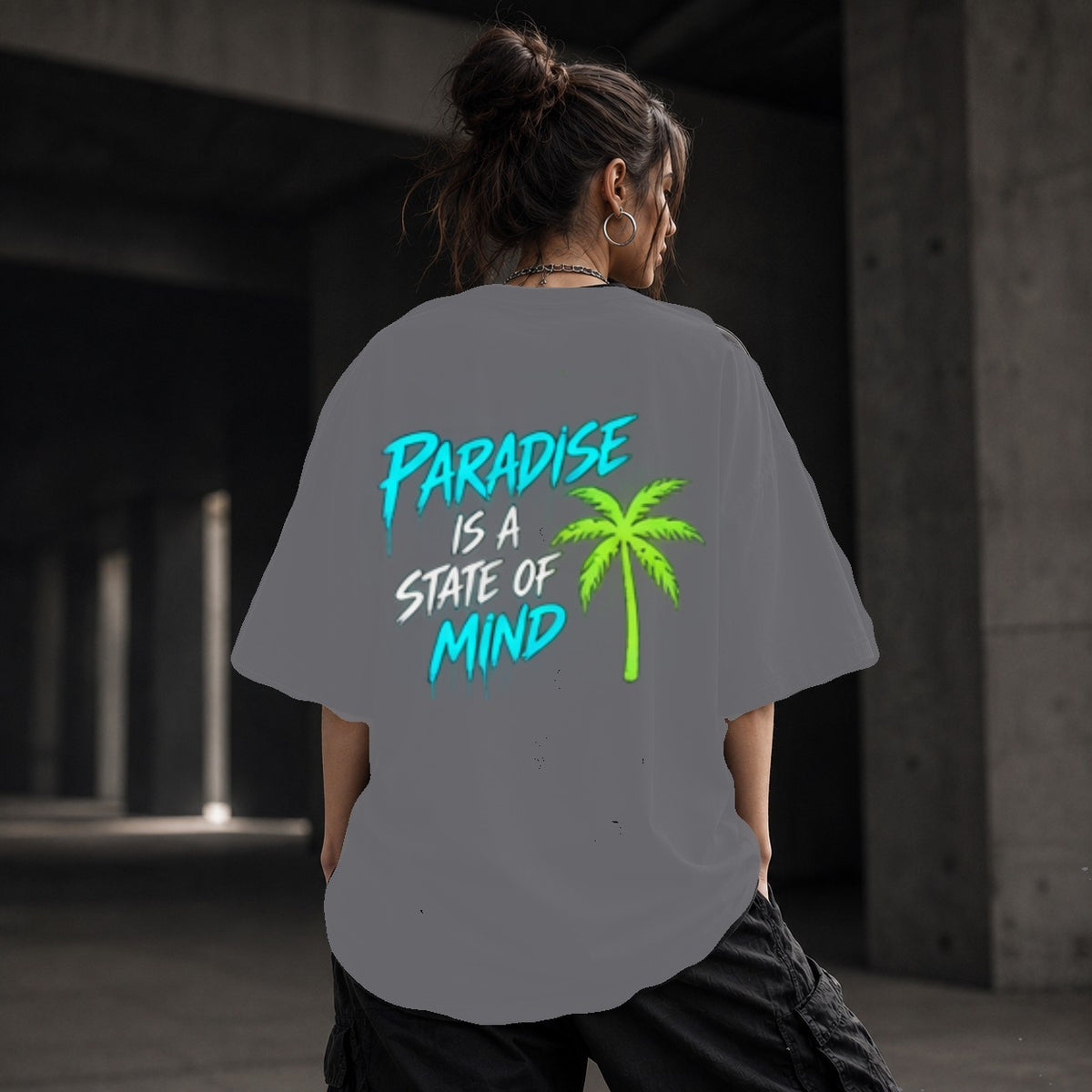 Neon Vibe Damen Oversized T-Shirt – Paradise Is A State Of Mind – DTF Backprint in Grau, Größe 5XL