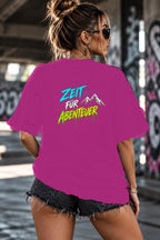 Neon Vibe Damen Oversized T-Shirt – Zeit für Abenteuer – DTF Backprint in Pink, Größe 5XL